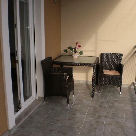 Apartman Ana Omiš Esterno foto