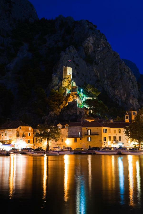Apartman Ana Omiš Esterno foto
