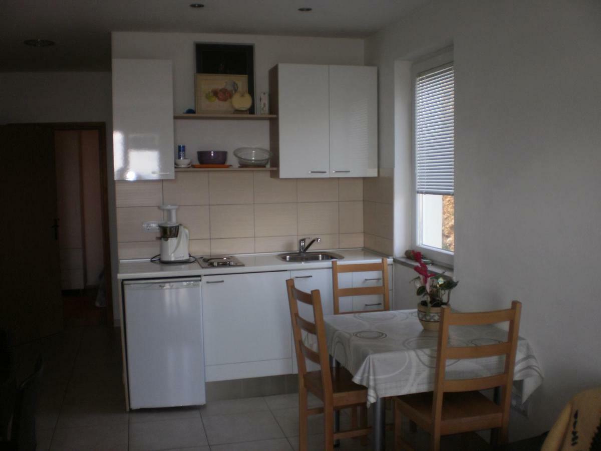 Apartman Ana Omiš Esterno foto